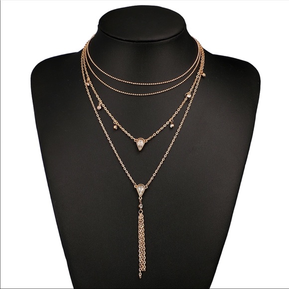 ♛ Aphrodite Layered Necklace - Picture 6 of 8